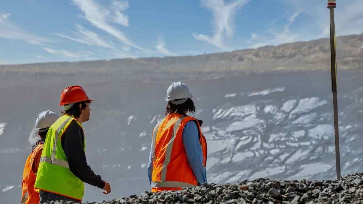 What are the pros of FIFO work?
