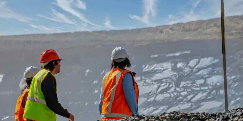 What are the pros of FIFO work?